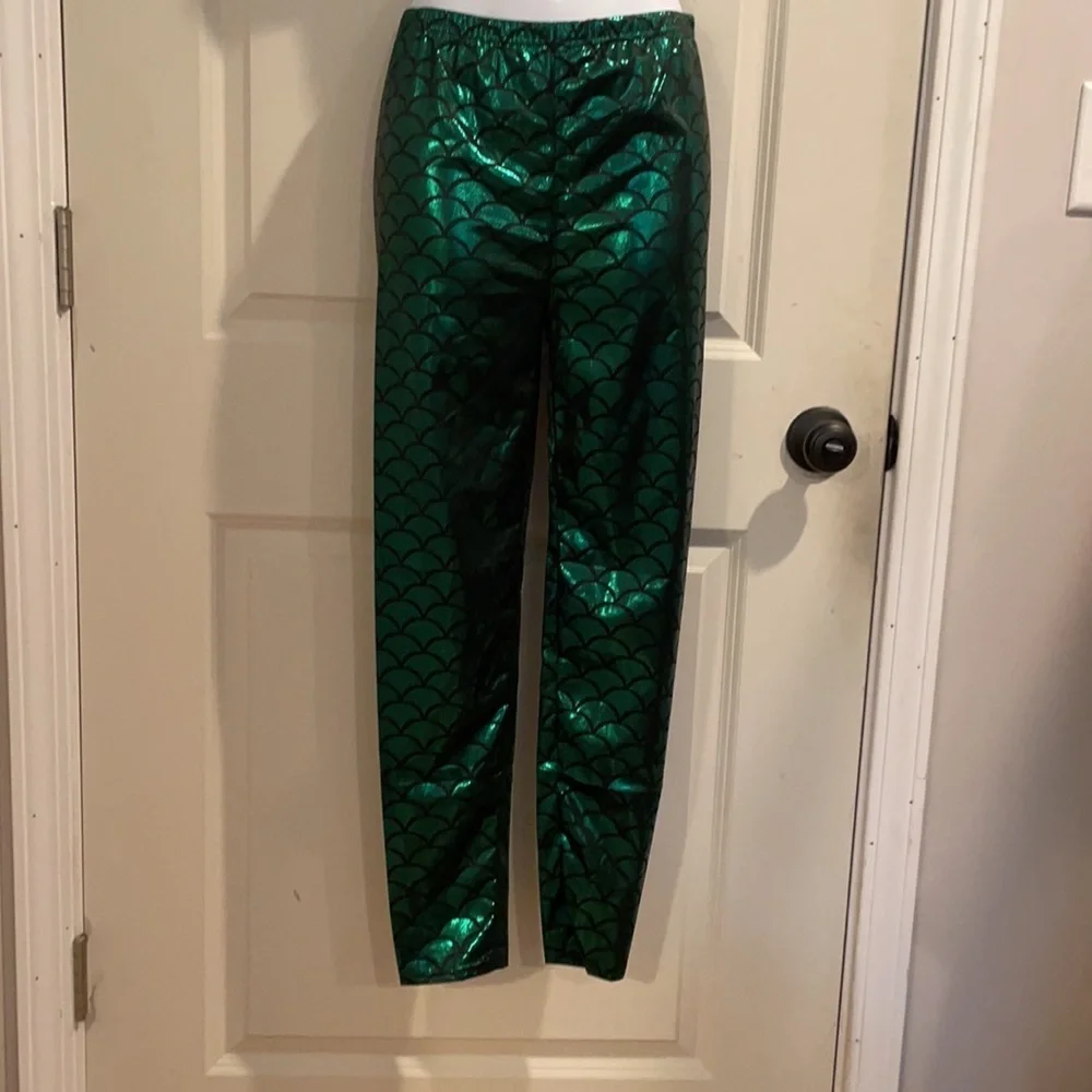 Mermaid leggings.
